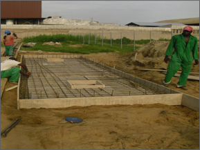 Construction fausse à eau et bureaux SAV